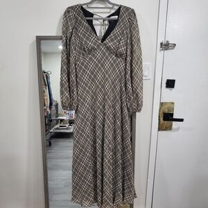 Taylor Grey Plaid Longsleeve V-neck Maxi Dress - Size 8